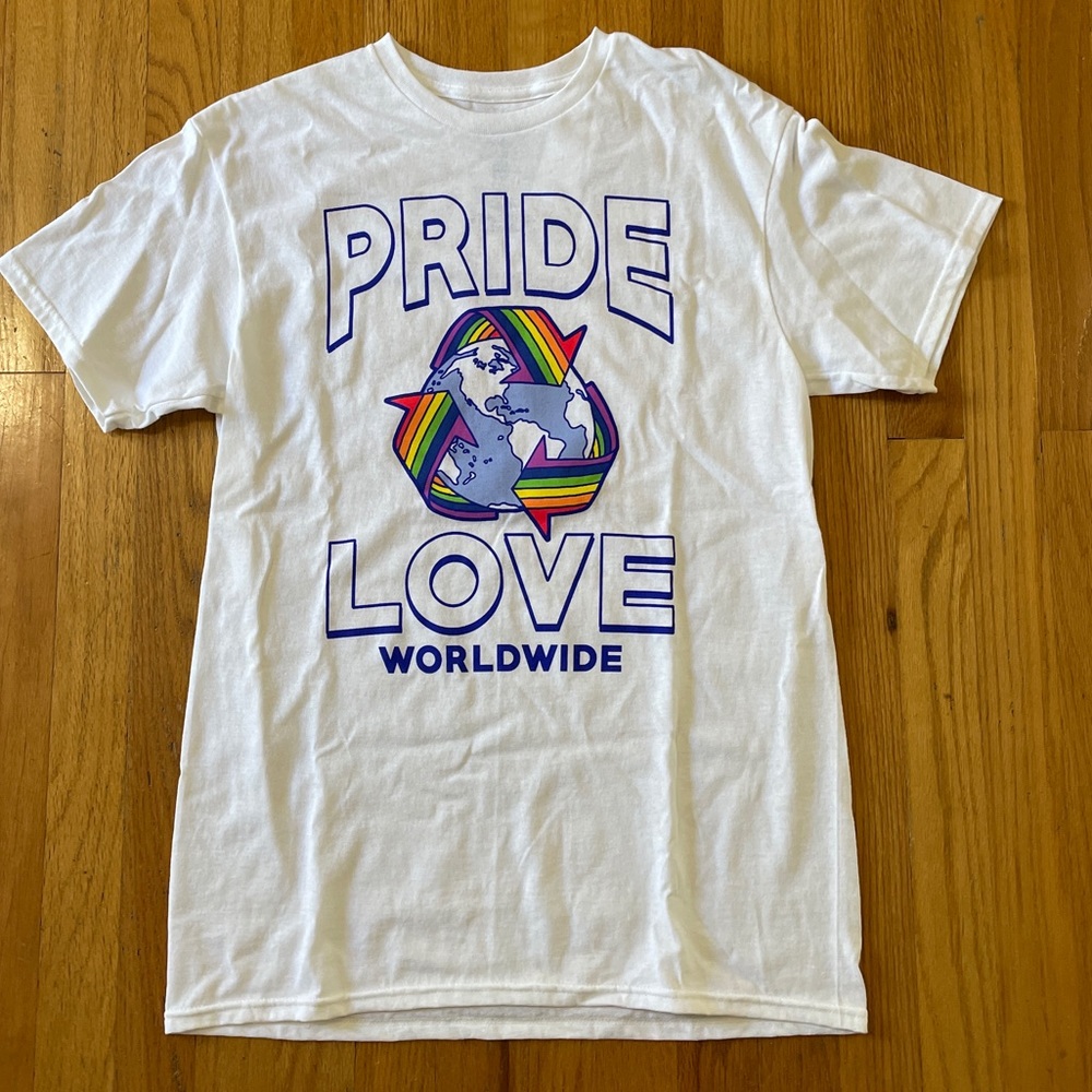 Men’s rainbow pride love worldwide new tshirt